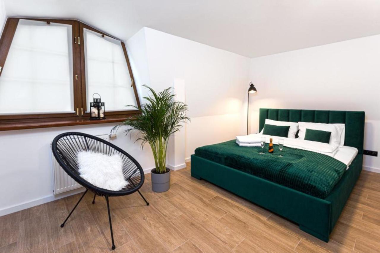 Apartament Bianco Verde เชสโตฮอวา ภายนอก รูปภาพ